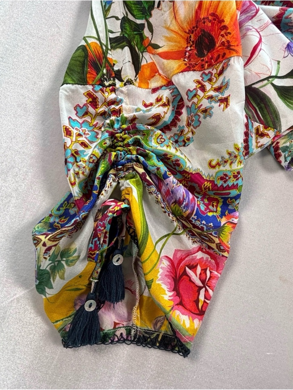 Johnny Was Sorbet Floral Print 100% Silk V-Neck Blouse - Boho
Tassel - Picture 11 of 11